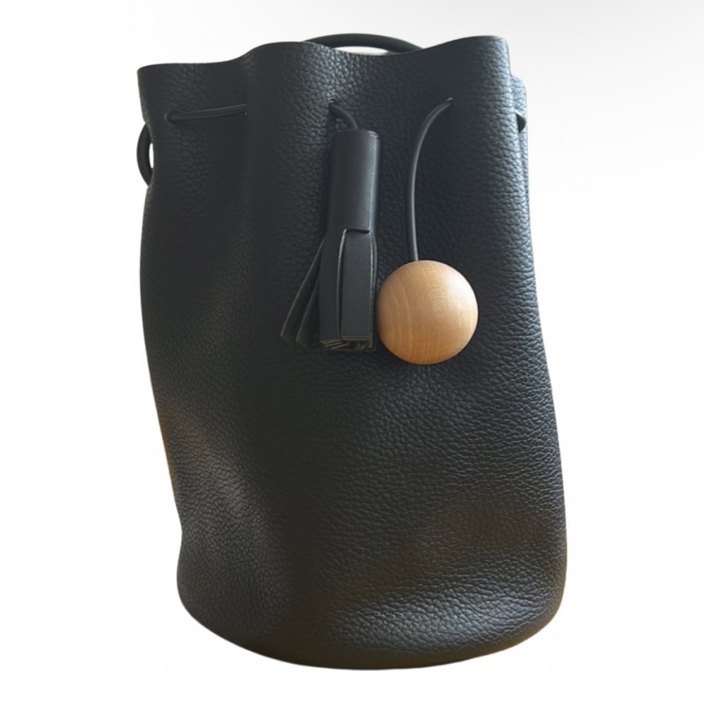 Building block bucket bag in peddled black / new